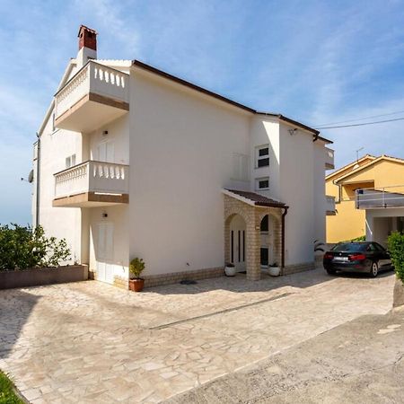 Banjol Guest House Lucija מראה חיצוני תמונה