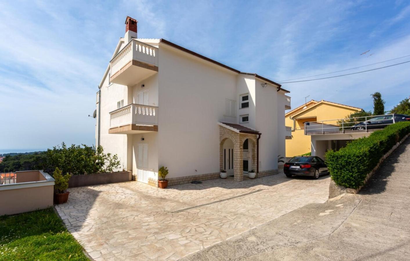 Banjol Guest House Lucija מראה חיצוני תמונה