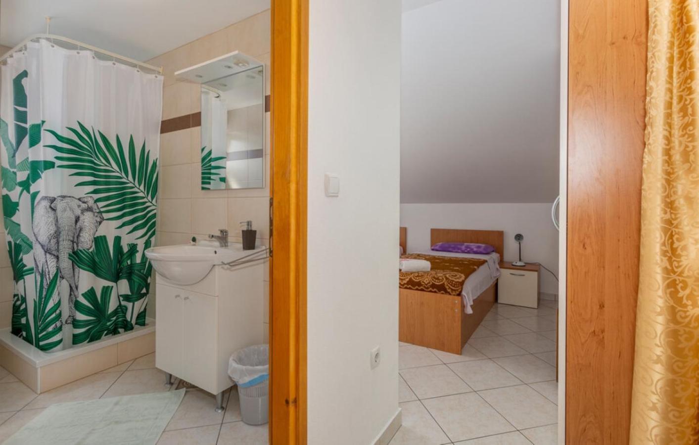 Banjol Guest House Lucija חדר תמונה