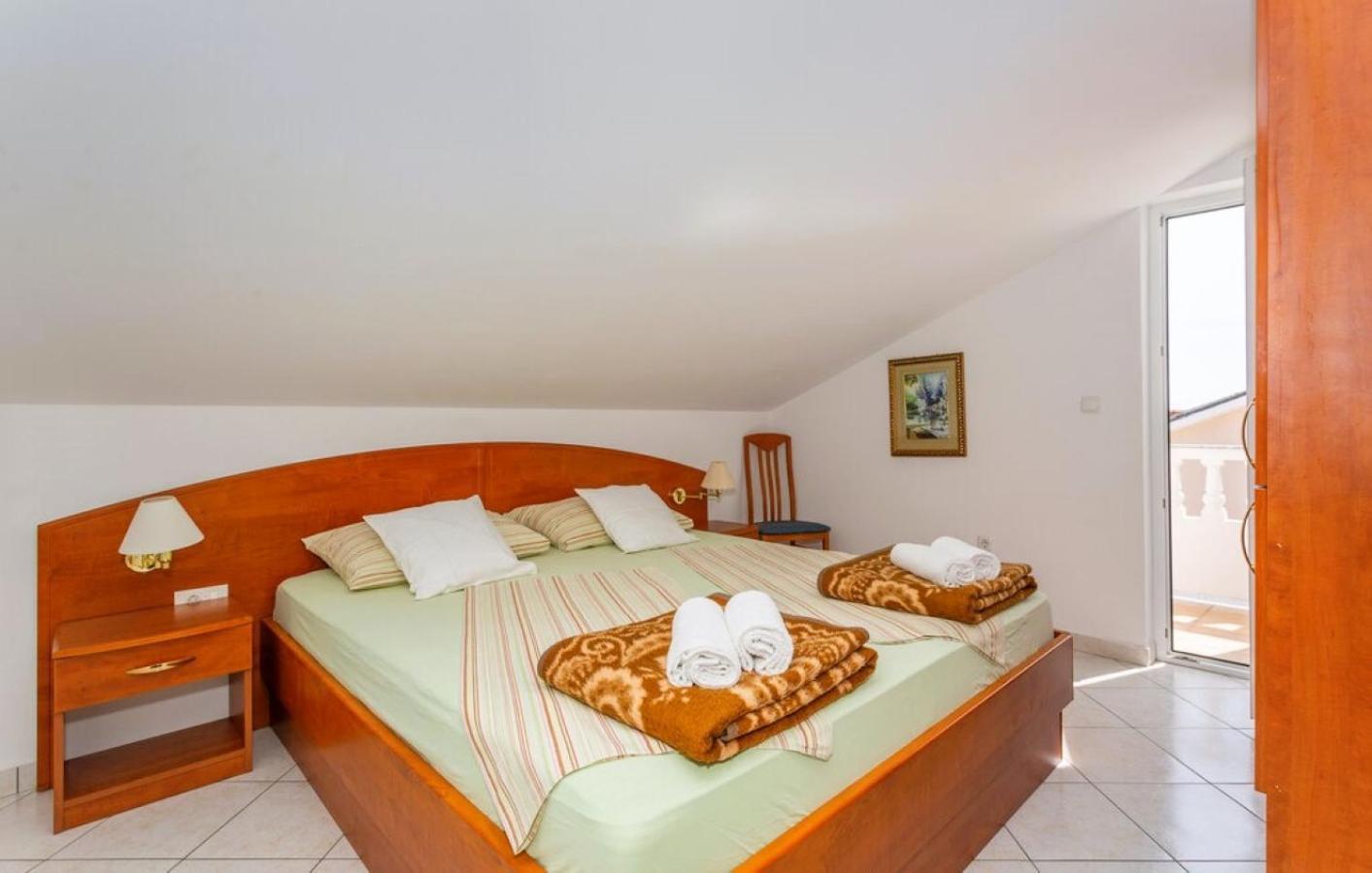 Banjol Guest House Lucija מראה חיצוני תמונה