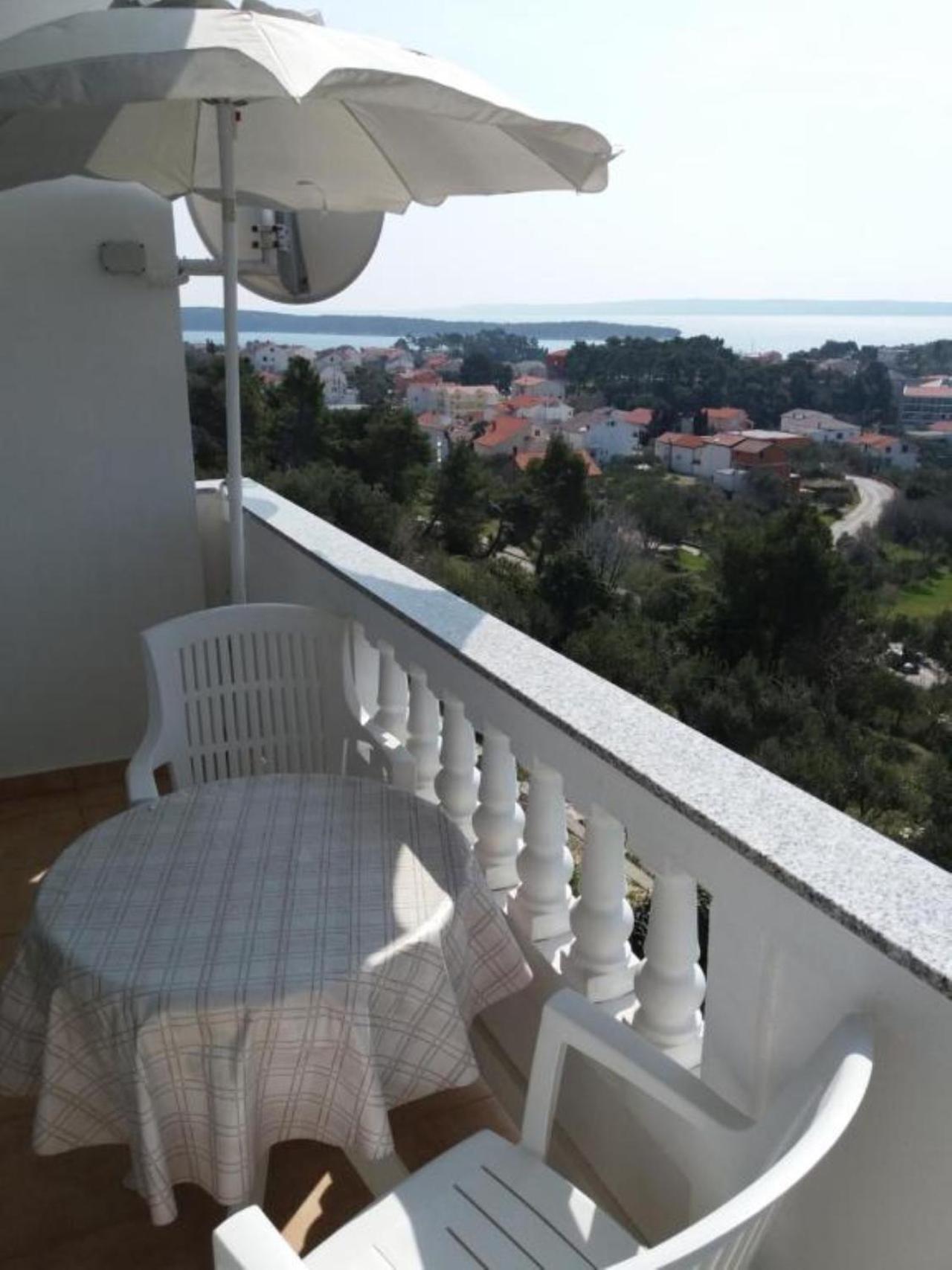 Banjol Guest House Lucija מראה חיצוני תמונה