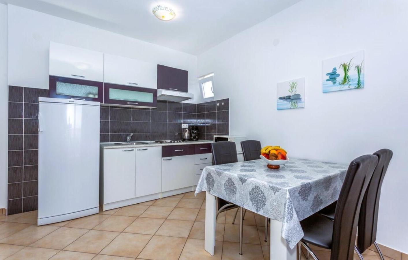 Banjol Guest House Lucija מראה חיצוני תמונה