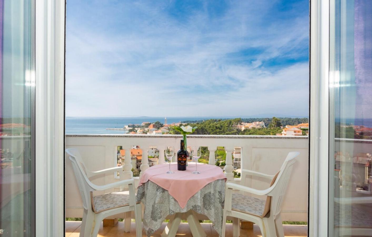 Banjol Guest House Lucija מראה חיצוני תמונה