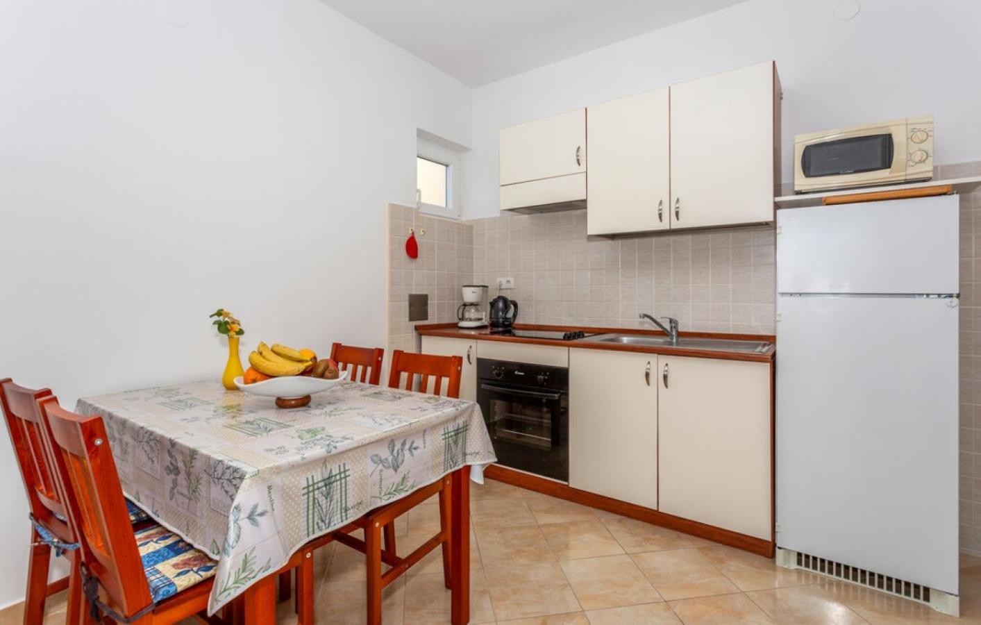 Banjol Guest House Lucija מראה חיצוני תמונה