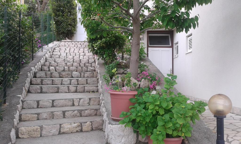 Banjol Guest House Lucija מראה חיצוני תמונה