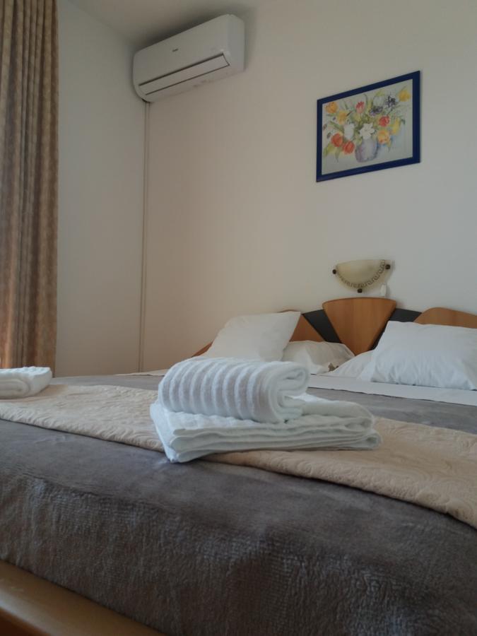 Banjol Guest House Lucija מראה חיצוני תמונה